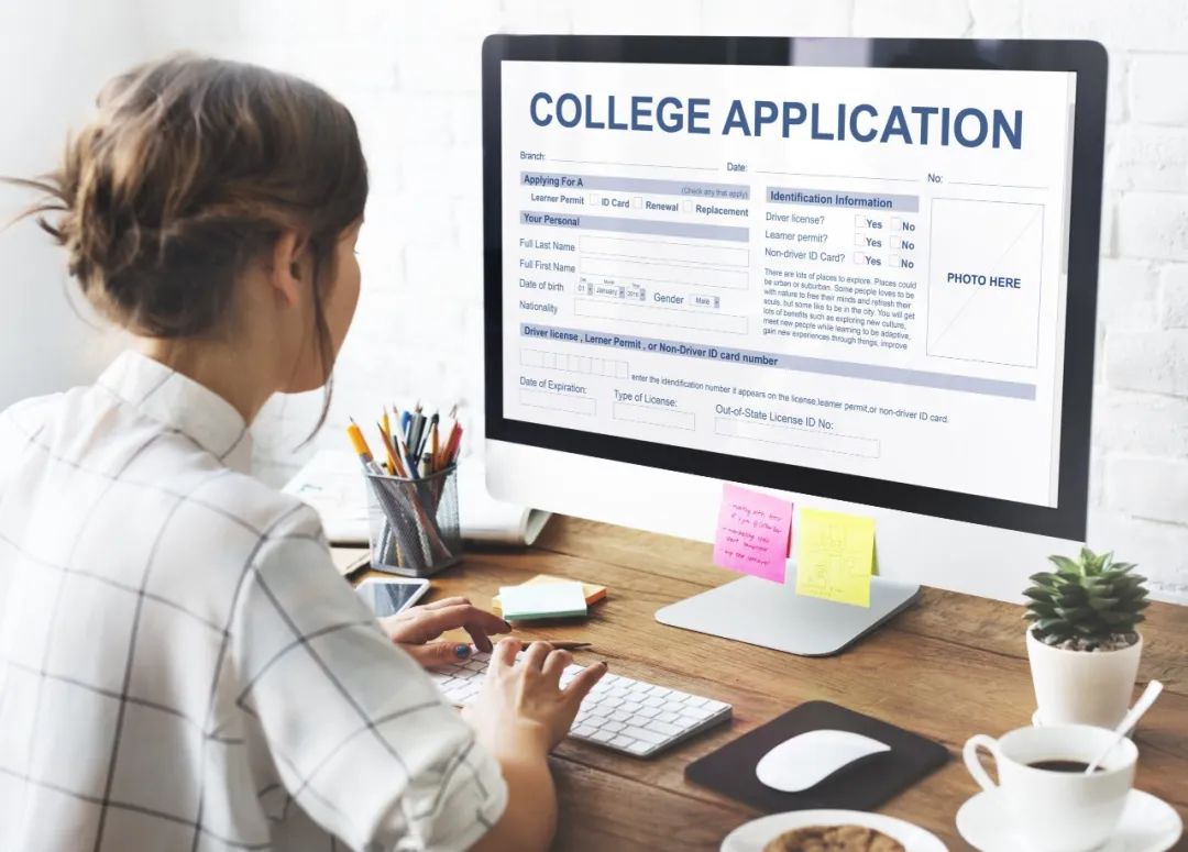 今年美国大学录取率创新低！97%申请者无缘名校？