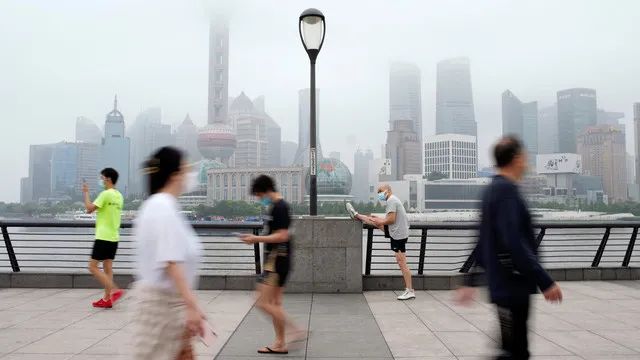 最新！上海抢人才大比拼，top50院校留学回国在沪工作可直接落户！