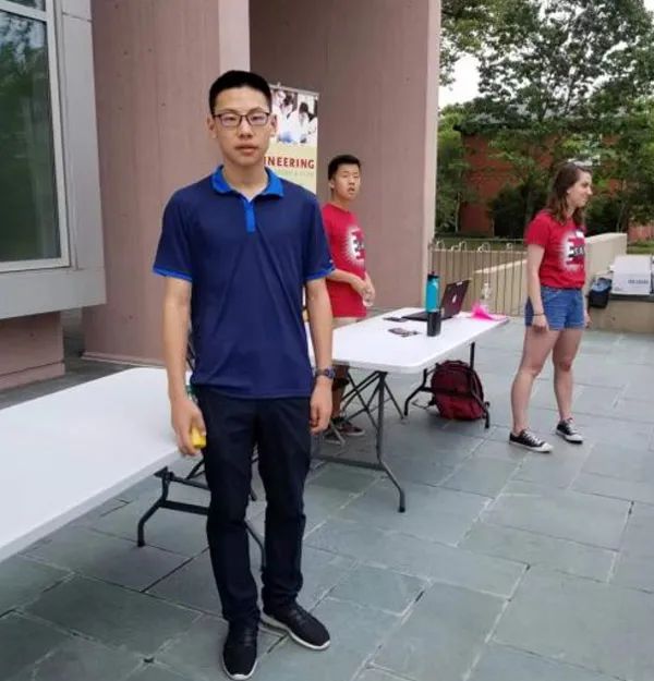 芝加哥大学20岁中国留学生失联1月！父母1万美元求助！
