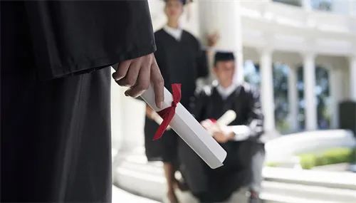 中产家庭最爱选的5所美国大学，兼顾性价比、就业力与安全感！
