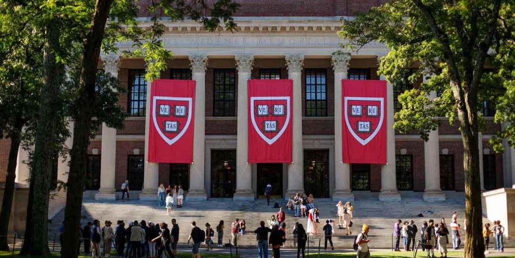 哈佛大學一百多門課程免費上!不收學費不要GPA~ 哈佛大學一百多門課程免費上,!不收學費不要GPA~