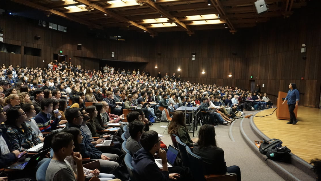 加州大学伯克利分校教室挤成&辩耻辞迟;春运现场&辩耻辞迟;!美国公立大校这些坑 加州大学伯克利分校教室挤成&辩耻辞迟;春运现场&辩耻辞迟;!美国公立大校这些坑