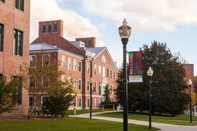 「马萨诸塞大学阿默斯特分校」2023qs世界排名_申请条件 - 言顶留学