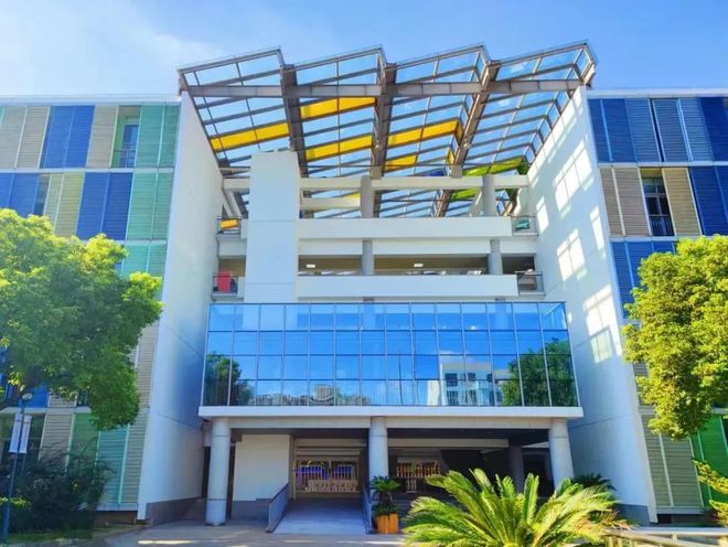 �Ϻ�����ѧУѧ����������������ѧ�Ĳ�����·��