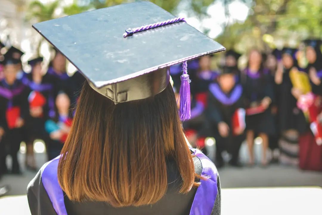 盘点美国毕业率最高和最低的大学，亚裔四年毕业率仅50%？