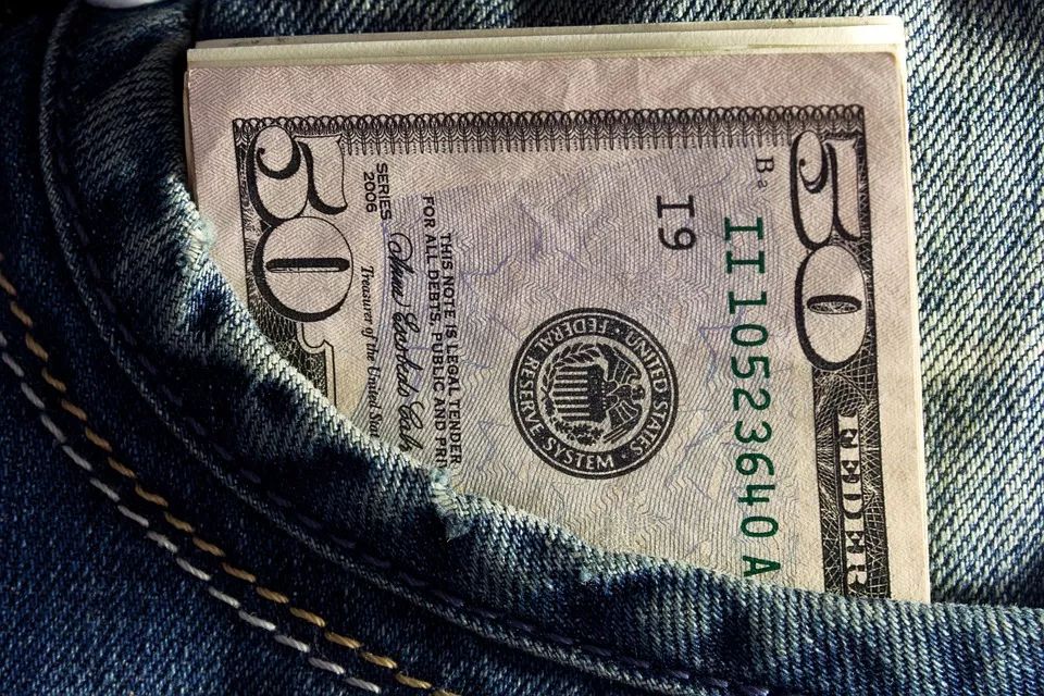 去美国留学一年大概需要多少钱人民币?