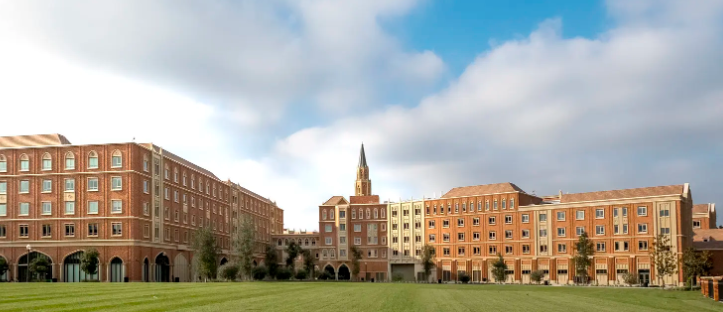 美国哪个大学对中国学生最友好？从录取政策到校园支持的全维度解析