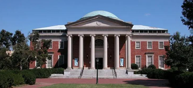 美国硕士留学：写推荐信时推荐人职称越高越好吗？